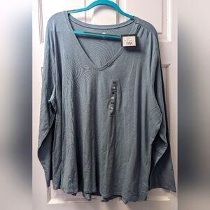 V-neck Long Sleeve T-shirt